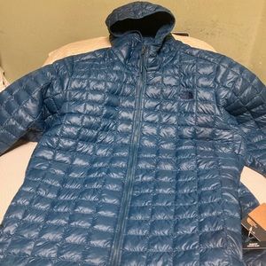 Northface jacket (Womens Thermoball W/ hood)